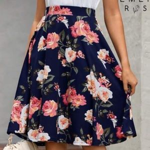 Pleated Floral Print Skirt Vintage Aline Pink Roses on Black Material wStretch